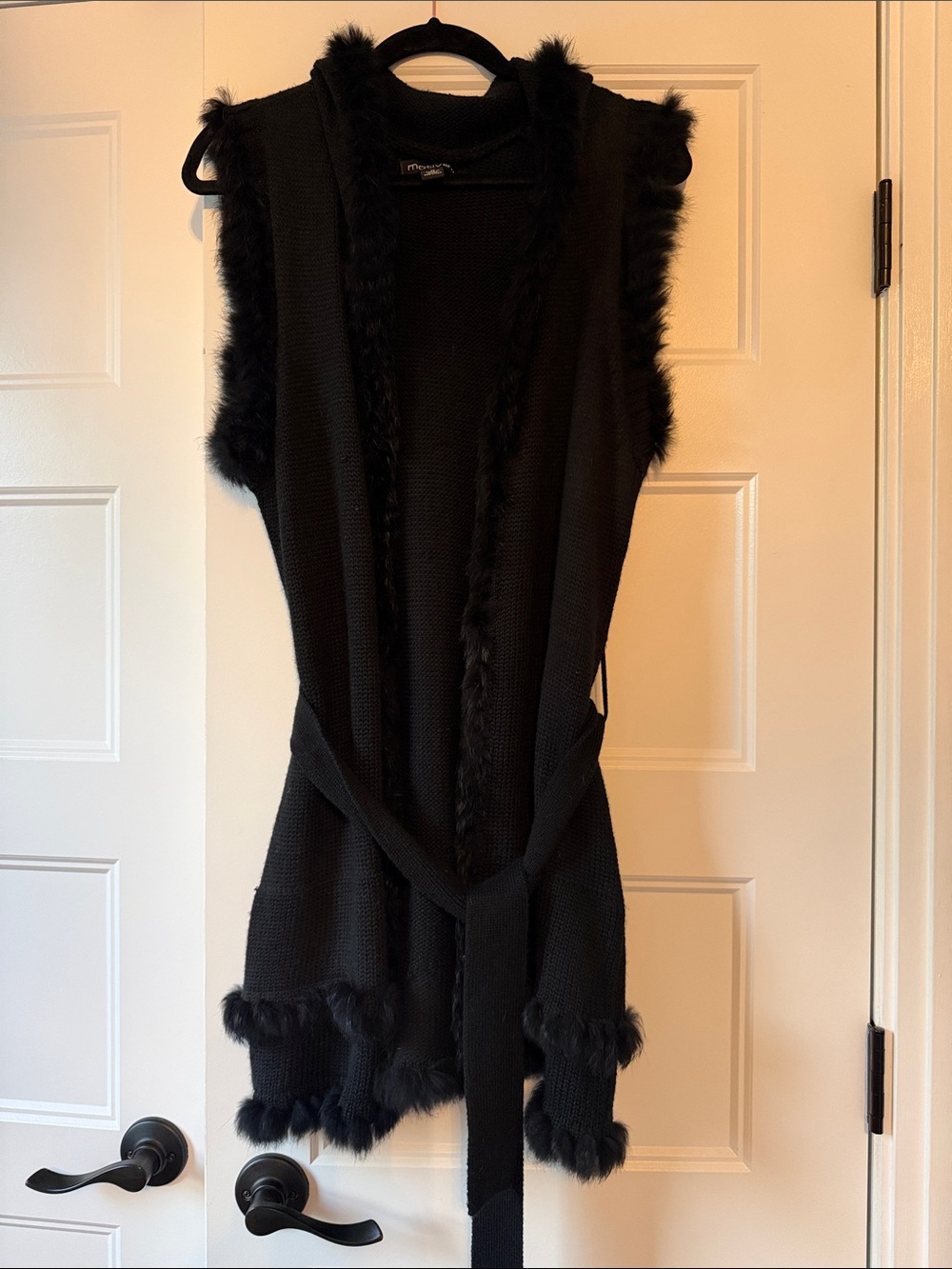 Sleeveless Hooded Black Knit Cardigan Vest with Faux Fur Trim